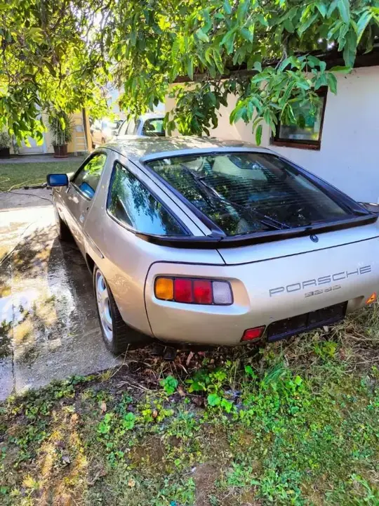 Porsche 928 1986 photo 2