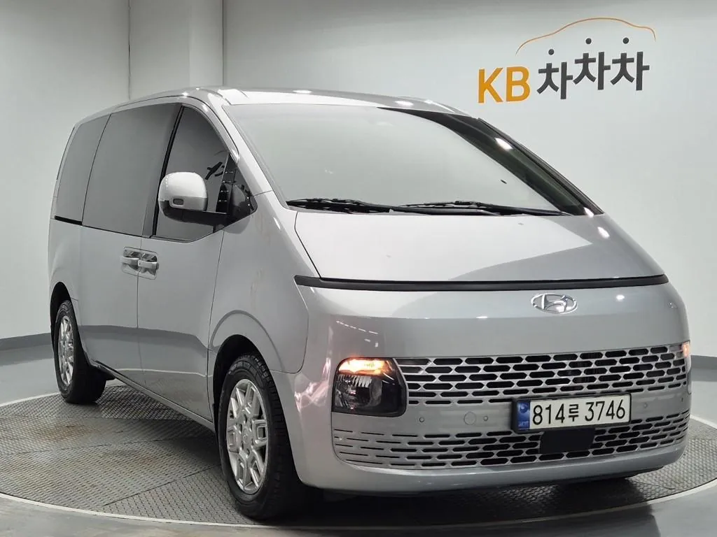 Hyundai Staria 2024 photo 4