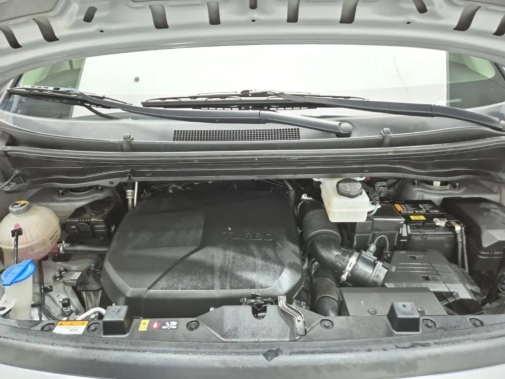 Hyundai Staria 2024 photo 5