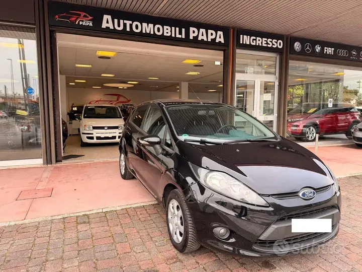Ford Fiesta 2010 photo 2