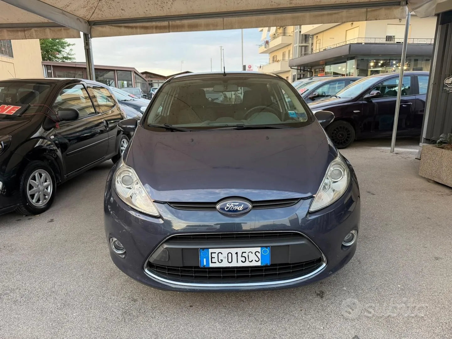 Ford Fiesta 2011 photo 2