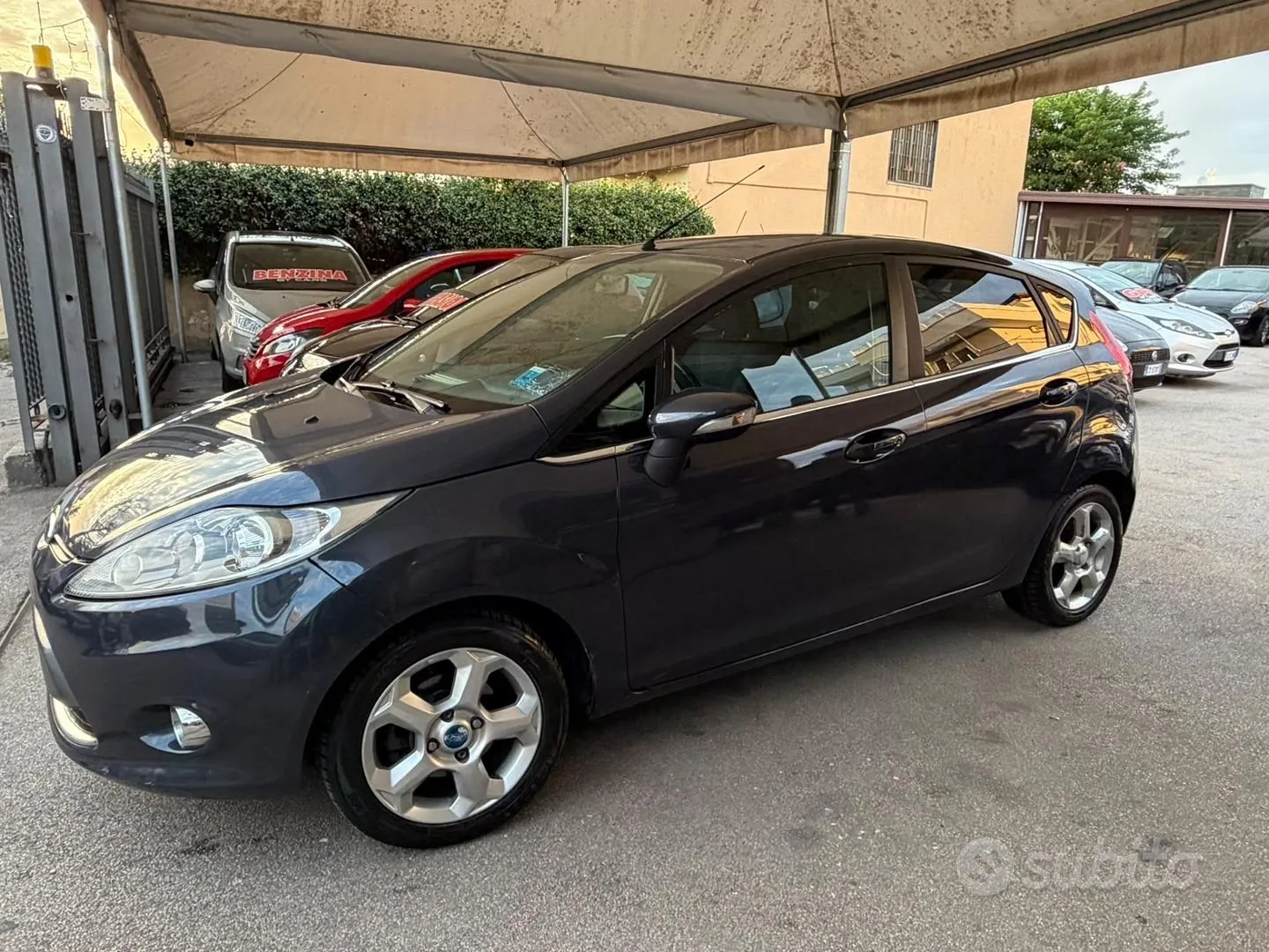 Ford Fiesta 2011 photo 3