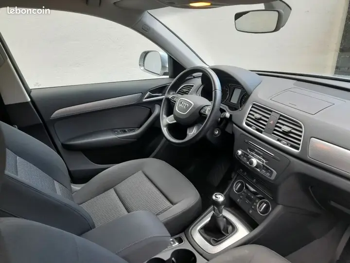 Audi Q3 2016 photo 2