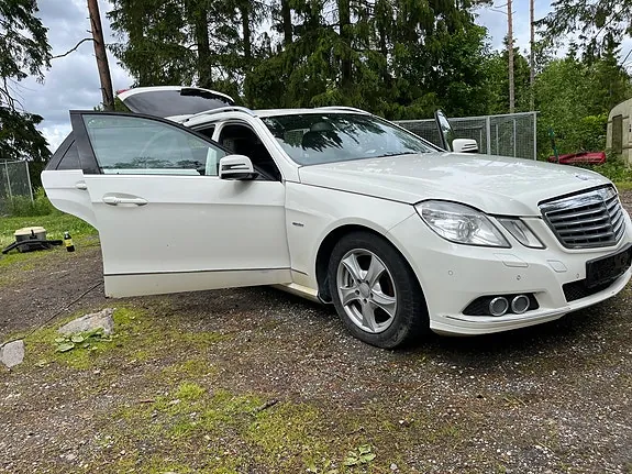 Mercedes-Benz E200 2010 photo 2