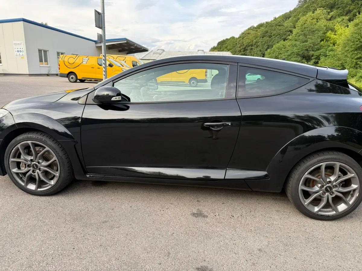 Renault Megane 2013 photo 2