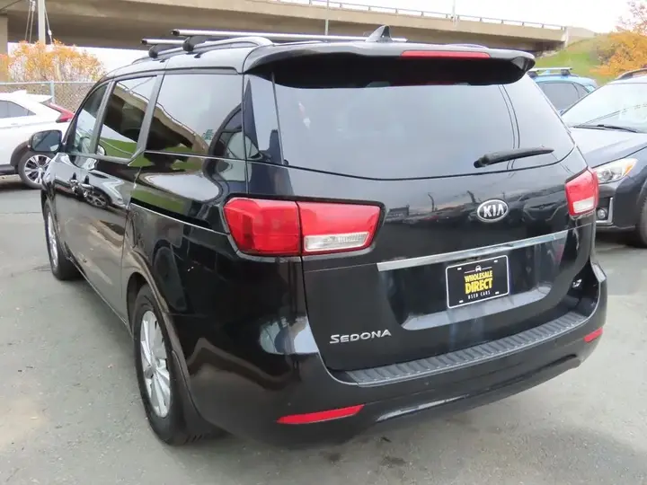 Kia Sedona 2015 photo 4