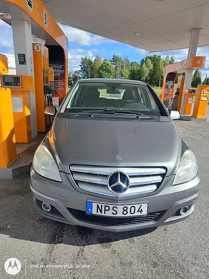 Mercedes-Benz B180