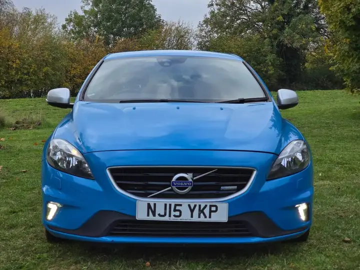 Volvo V40 2015 photo 2