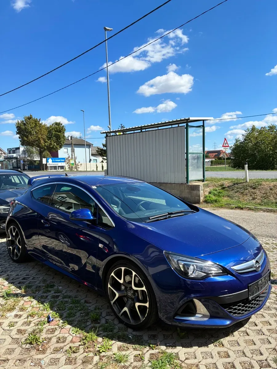 Opel Astra 2012 photo 3