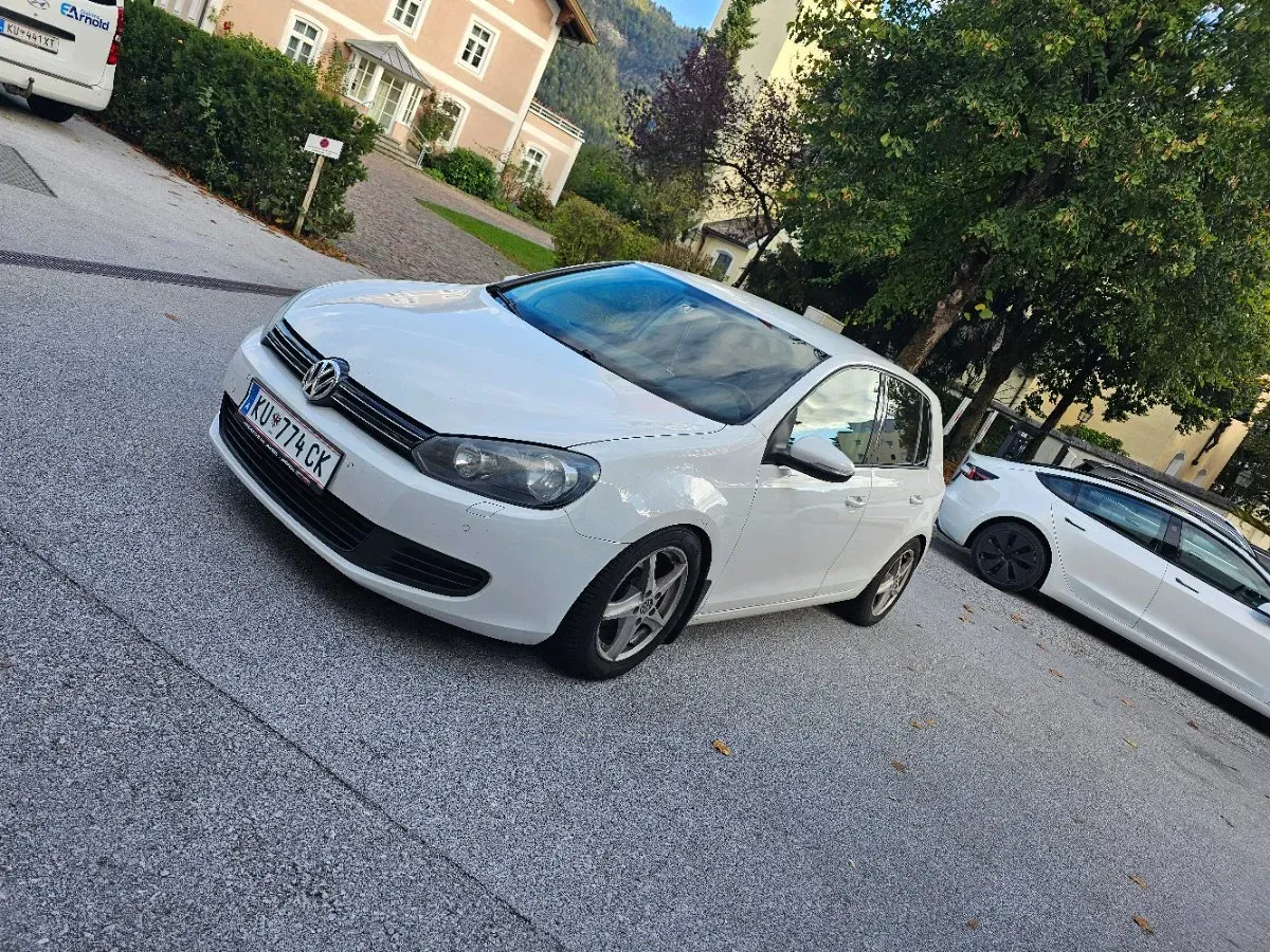 Volkswagen Golf 2010 photo 2