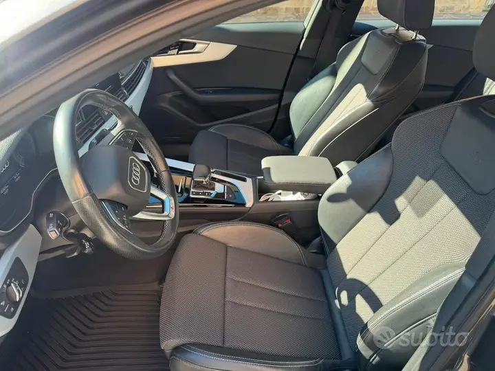 Audi A4 2021 photo 2