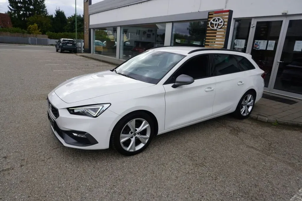 Seat Leon 2022 photo 2