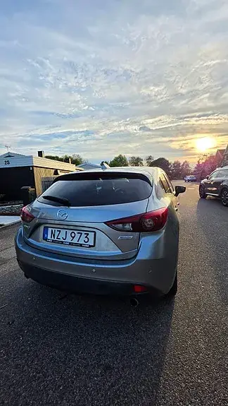 Mazda 3 2016 photo 2