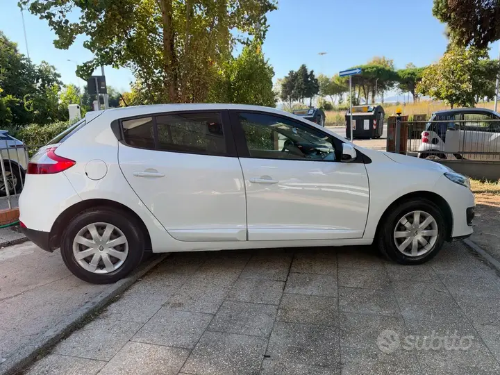 Renault Megane 2015 photo 3