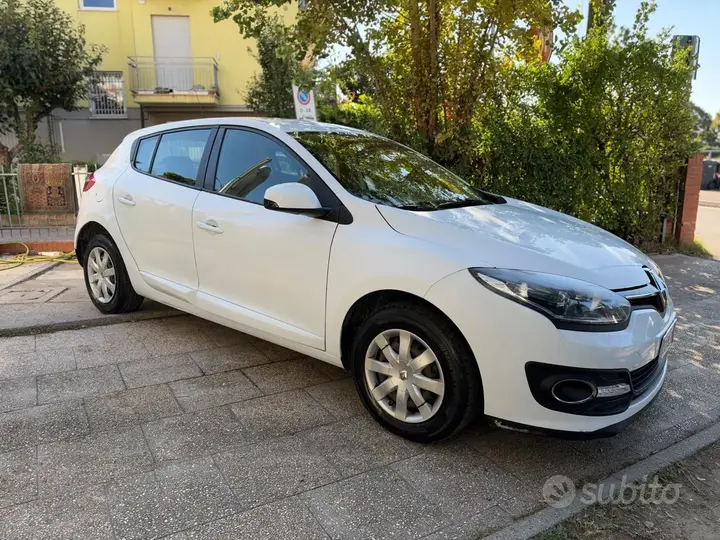 Renault Megane 2015 photo 2