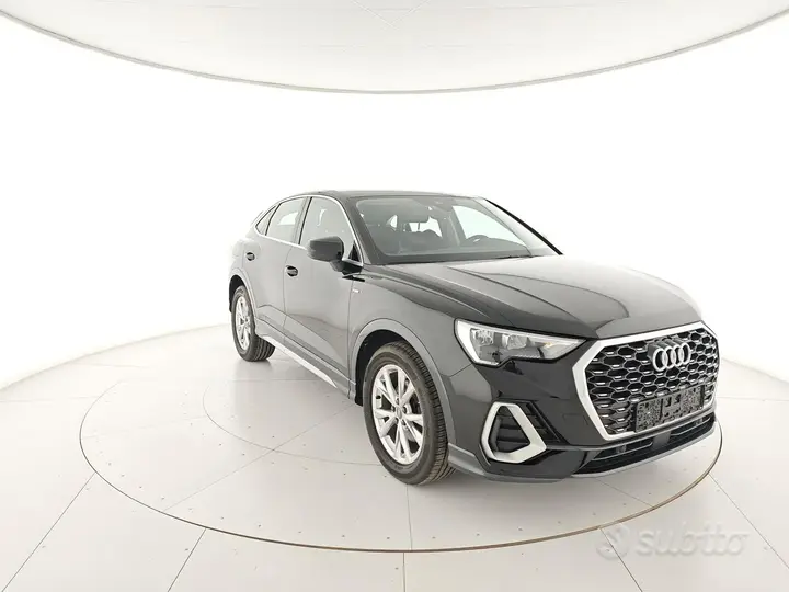 Audi Q3 2022 photo 3