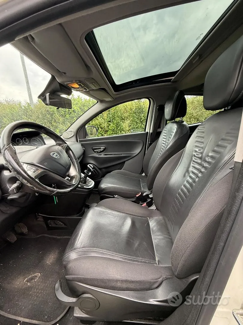 Lancia Ypsilon 2012 photo 5