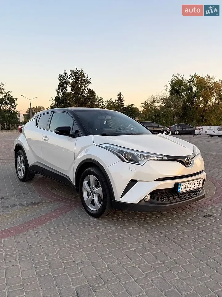 Toyota C-Hr 2017 photo 3