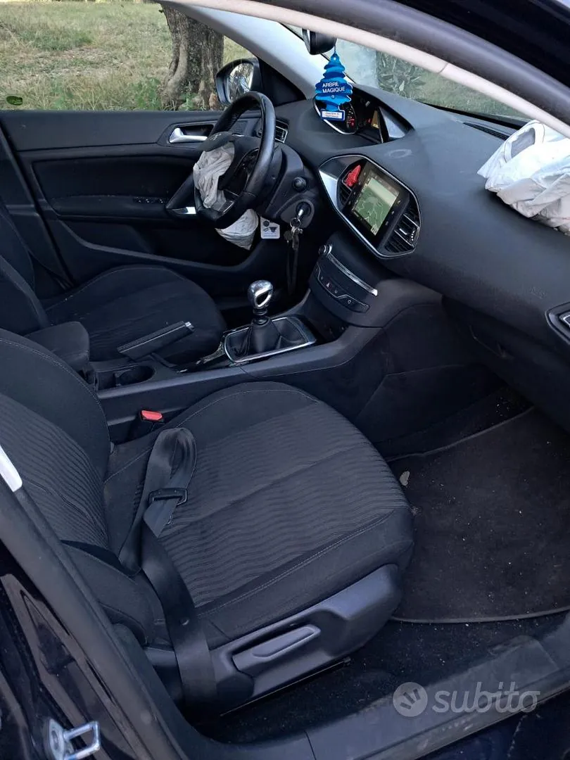Peugeot 308 2014 photo 4