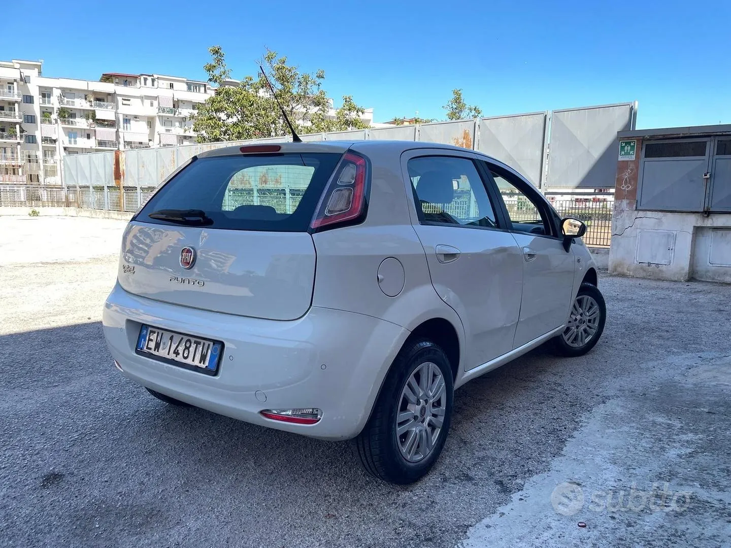 Fiat Punto 2015 photo 5