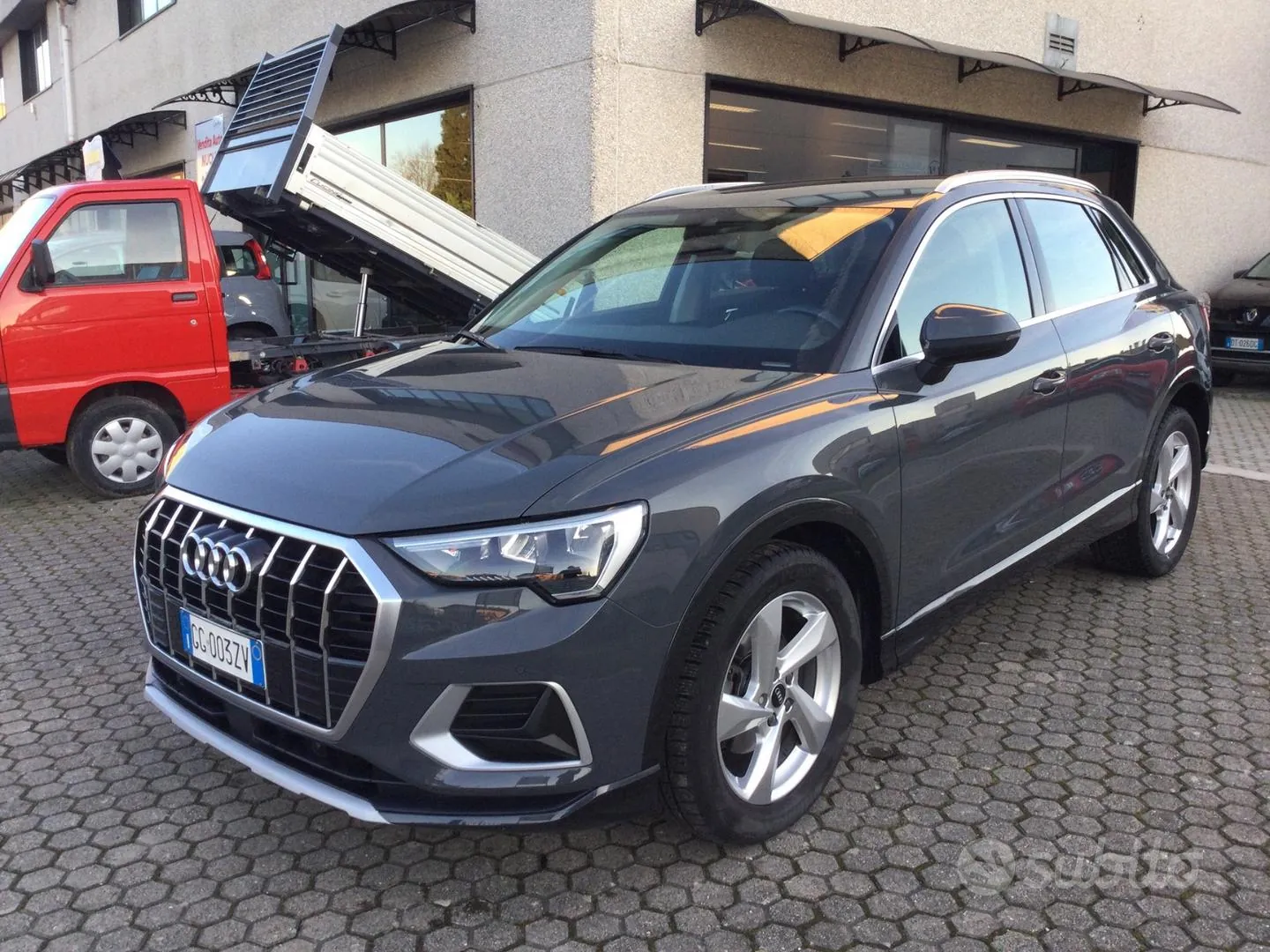 Audi Q3 2021 photo 2