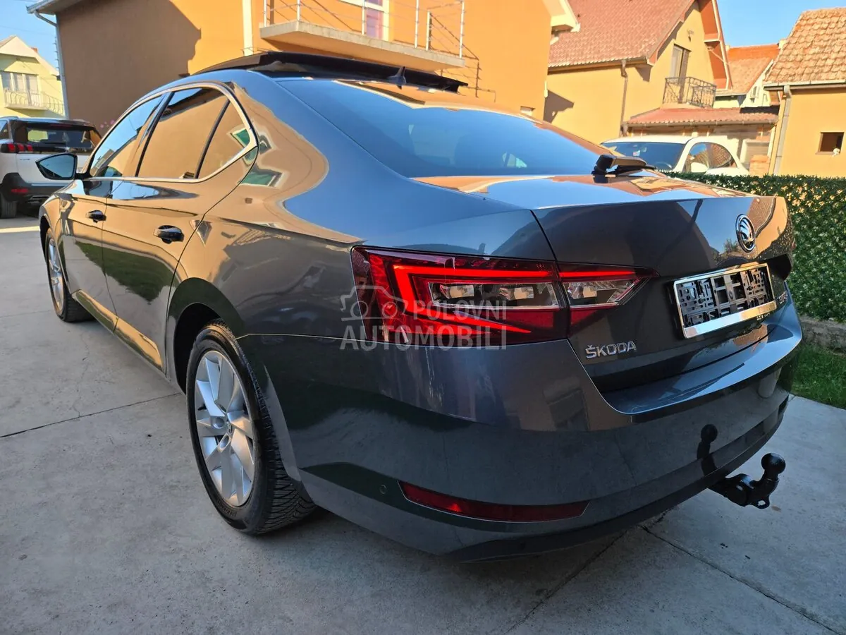 Skoda Superb 2017 photo 2