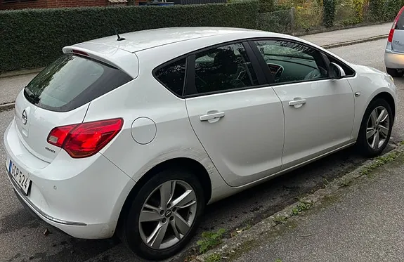 Opel Astra 2015 photo 4