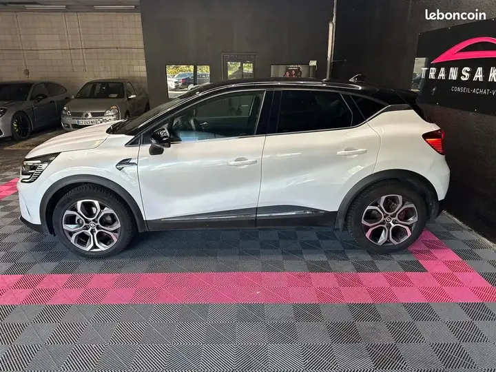 Renault Captur 2023 photo 2