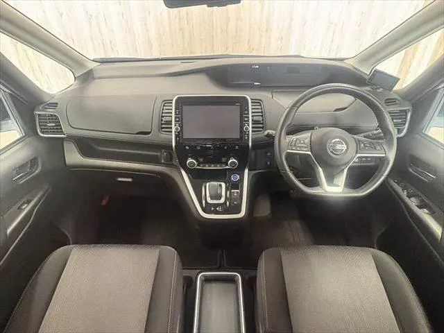 Nissan Serena 2018 photo 3