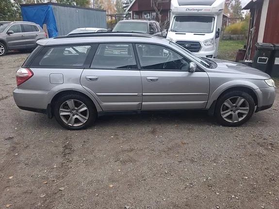 Subaru Outback 2008 photo 4