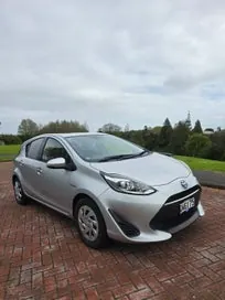 Toyota Aqua 2018 photo 2