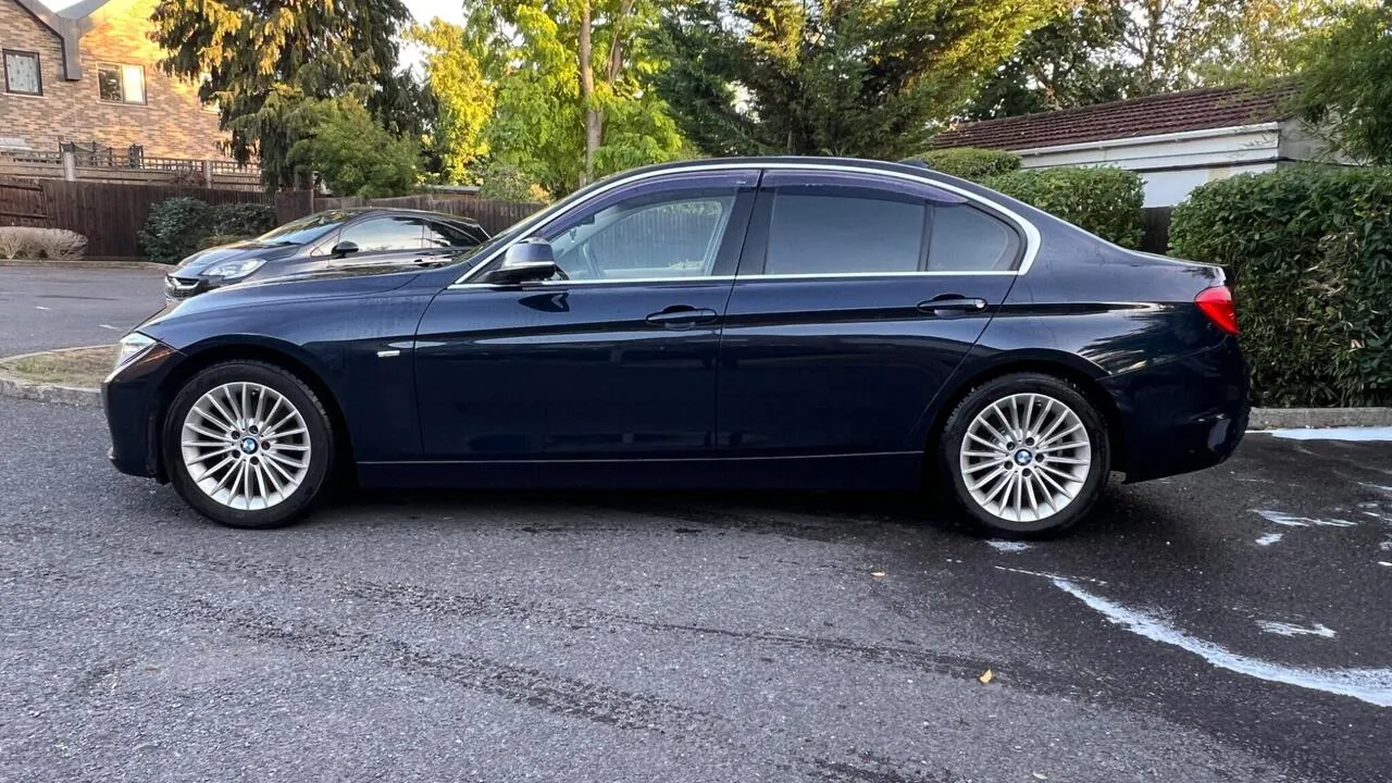 BMW 3 Series 2025 photo 2