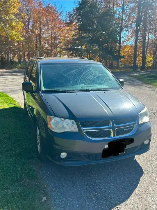 Dodge Grand Caravan 2012 photo 2