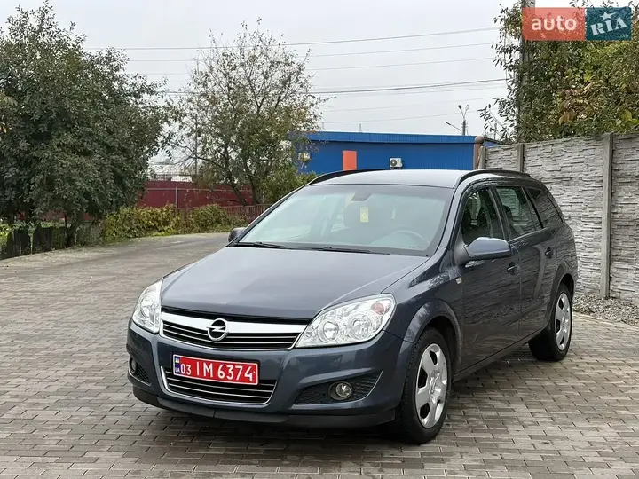 Opel Astra 2009 photo 2