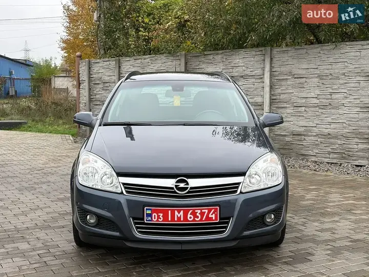 Opel Astra 2009 photo 3