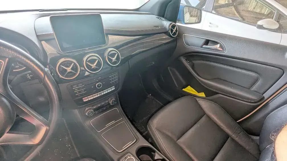 Mercedes-Benz B-Class 2015 photo 3