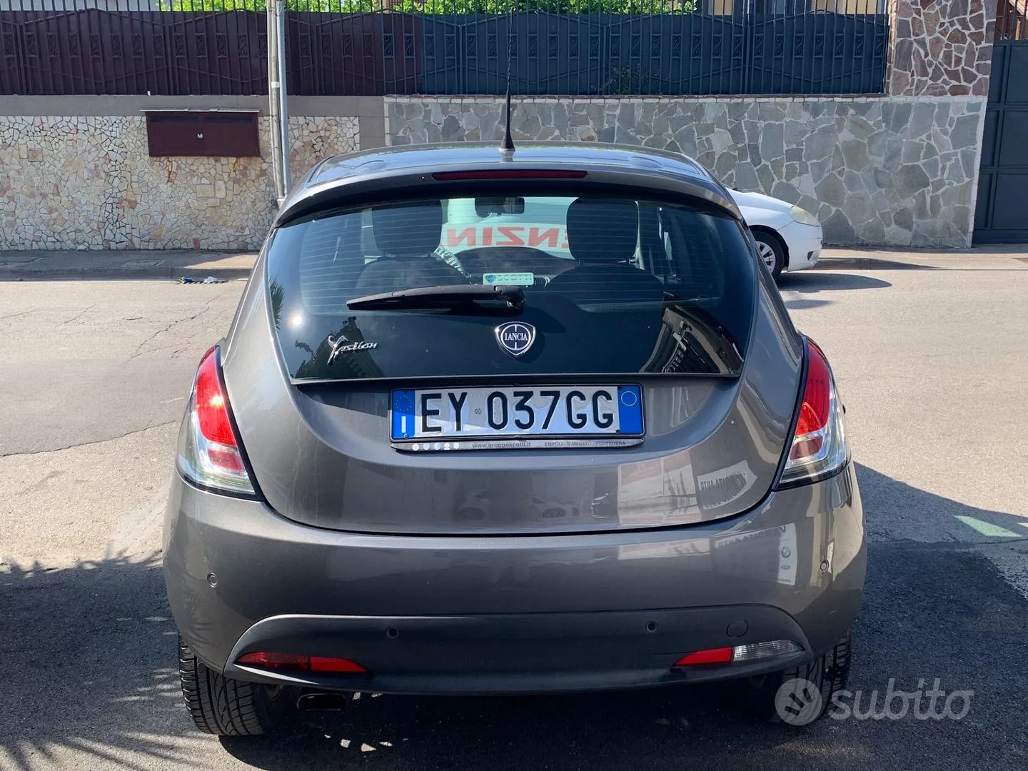 Lancia Ypsilon 2014 photo 2