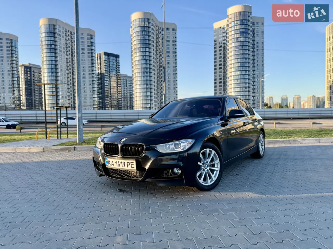 BMW 3 Series 2013 photo 2