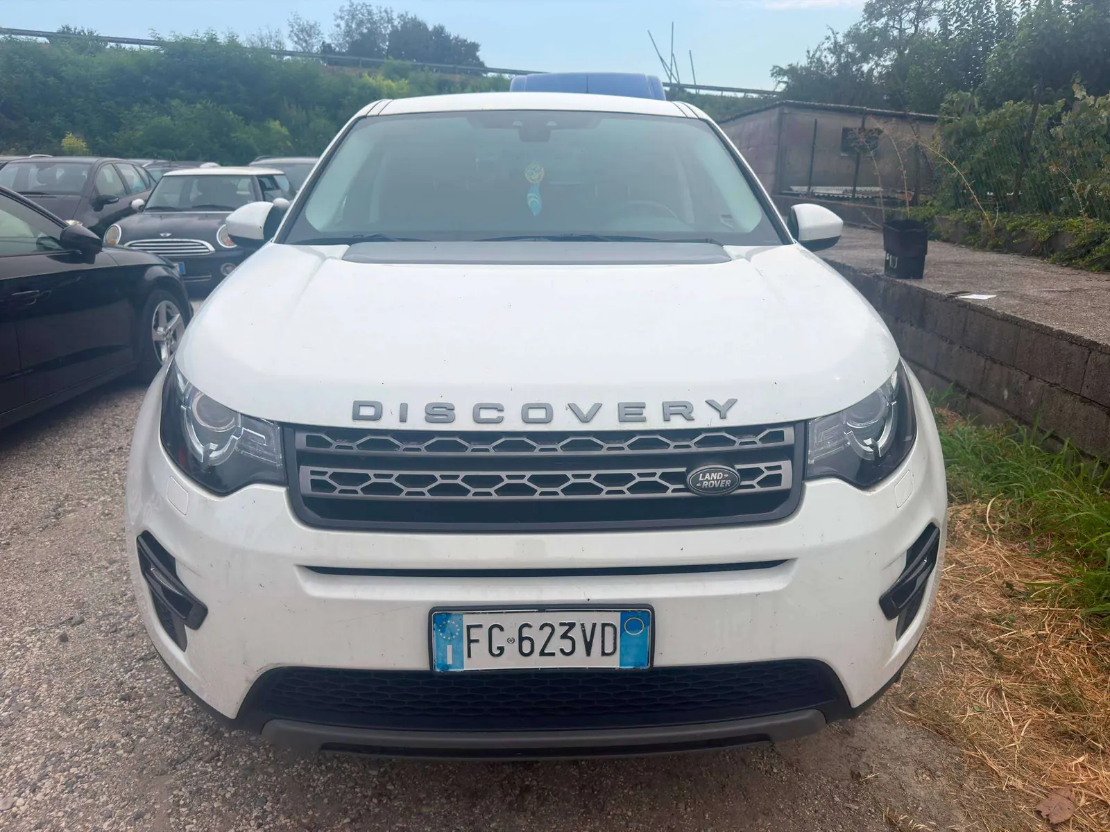 Land Rover Discovery Sport 2017 photo 2