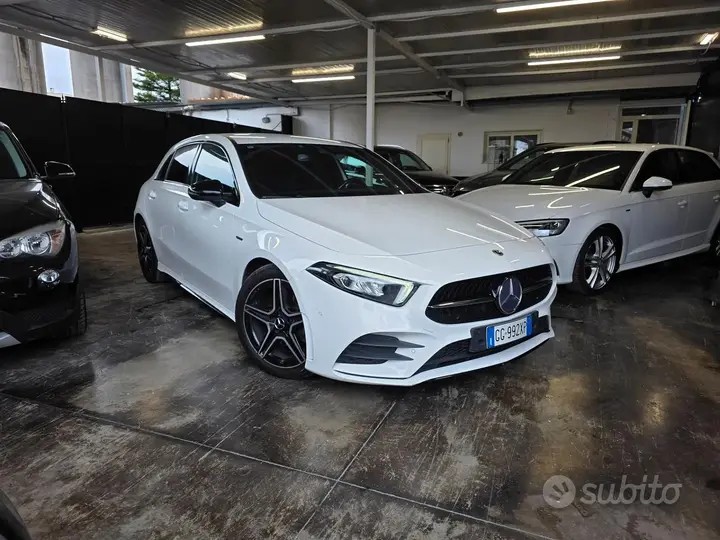 Mercedes-Benz A 200D
