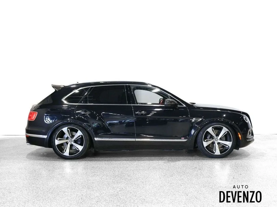 Bentley Bentayga 2017 photo 2