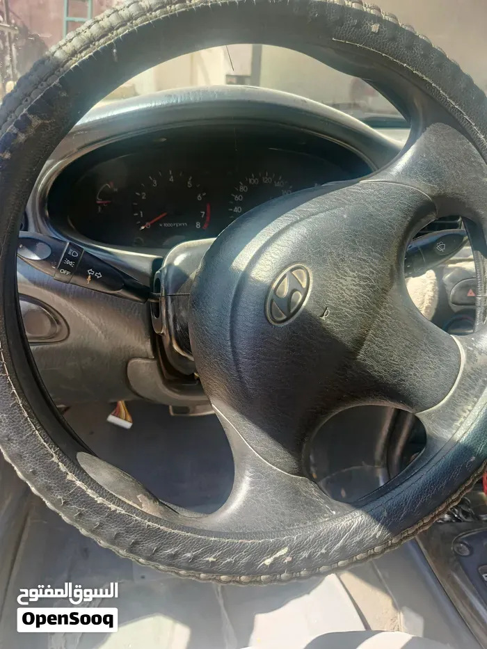 Hyundai Avante 1997 photo 4