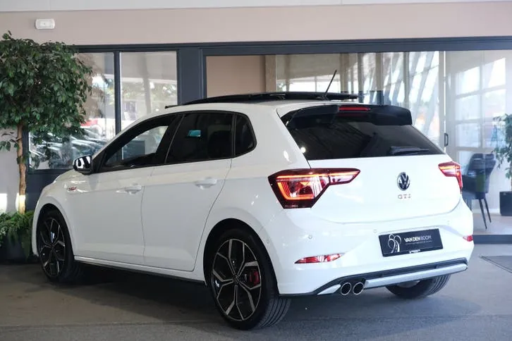 Volkswagen Polo 2022 photo 2