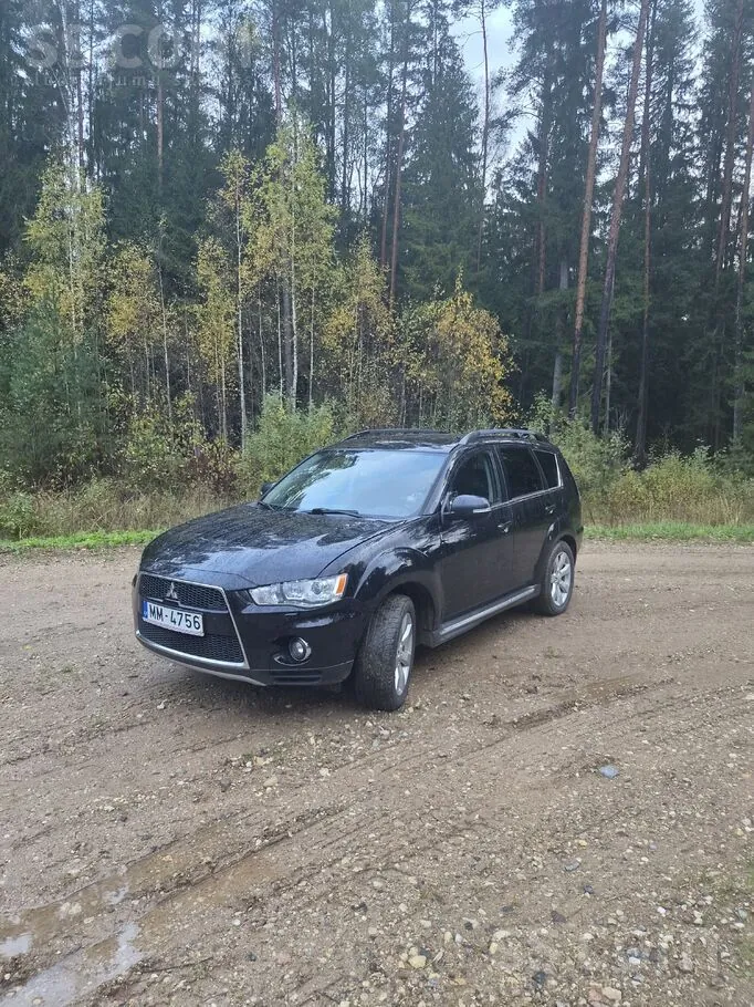 Mitsubishi Outlander 2011 photo 2