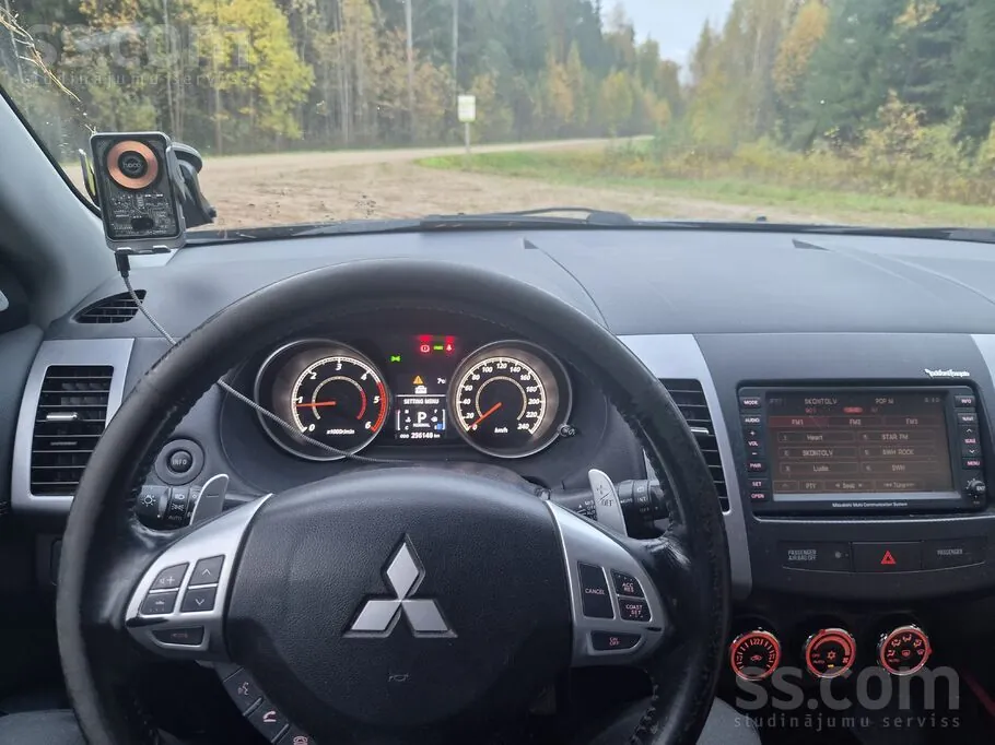 Mitsubishi Outlander 2011 photo 5
