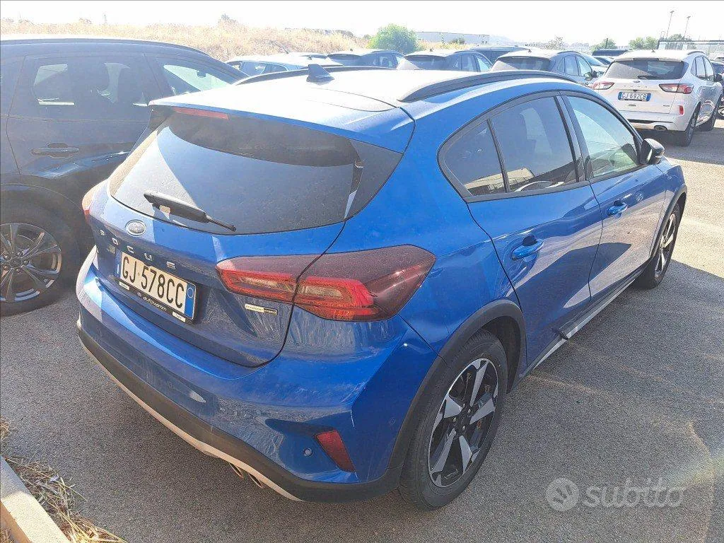 Ford Focus 2023 photo 2