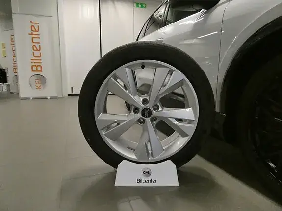 Audi Q4 E-Tron 2022 photo 2