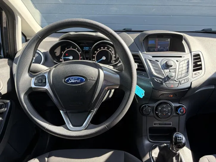 Ford Fiesta 2014 photo 3