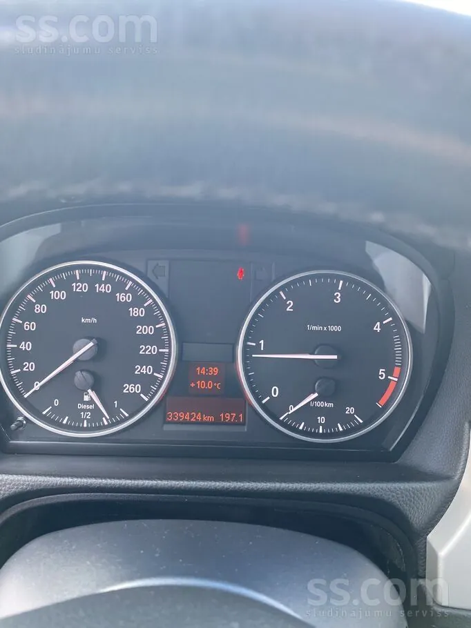 BMW 318 2009 photo 5