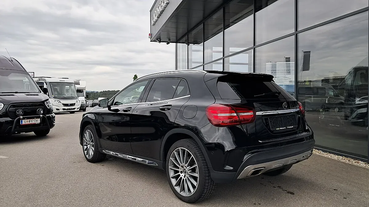 Mercedes-Benz Gla Class 2018 photo 3